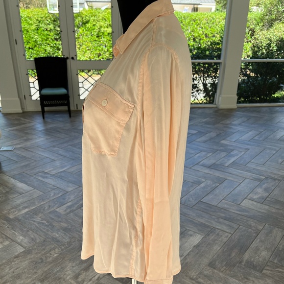 J Crew Silk Button-Down Blush Blouse, Size 6 - Picture 3 of 6